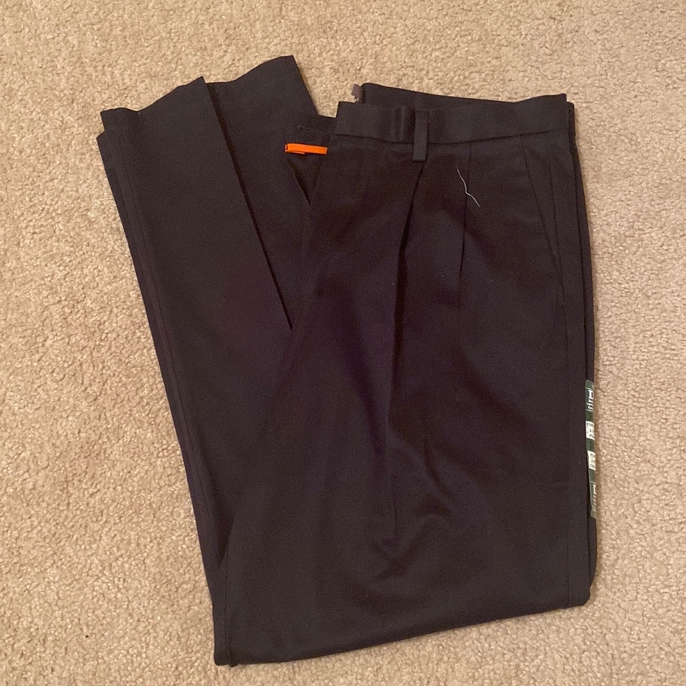 Dockers Signature Pleated Khaki Pant NWT